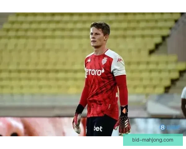 努贝尔屡献神扑助力斯图加特荣获德甲亚军突破历史新高